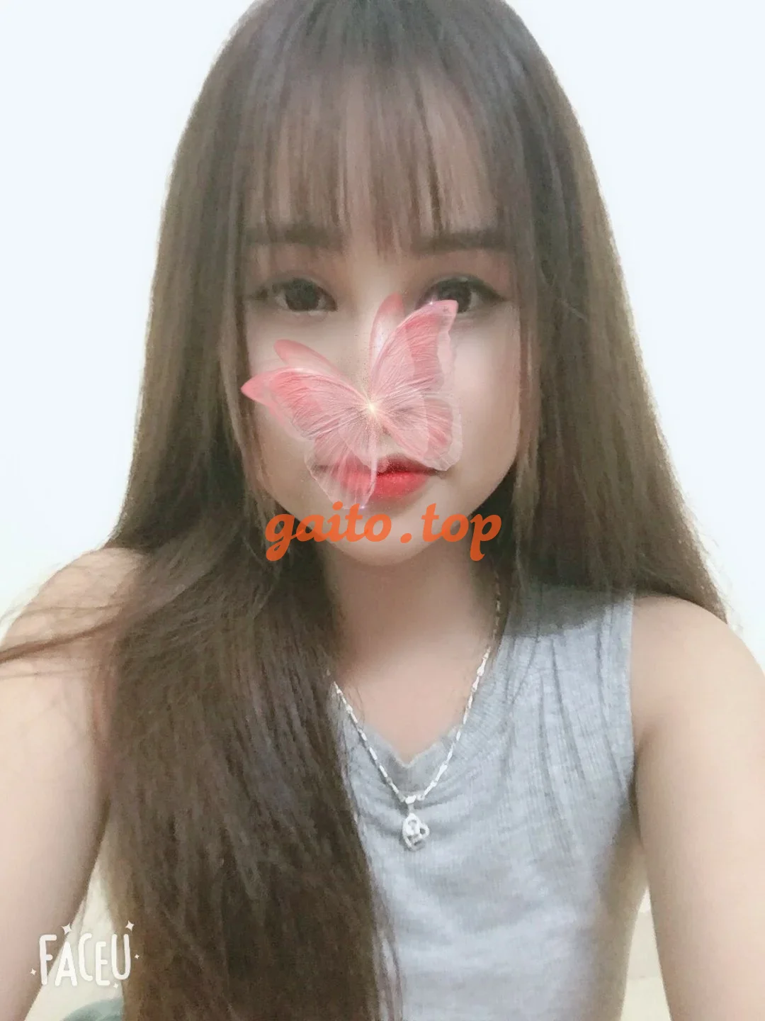 VY OANH-CÔ BÉ 1999 PHONG CÁCH NỔI LOẠN, CÁ TÍNH
