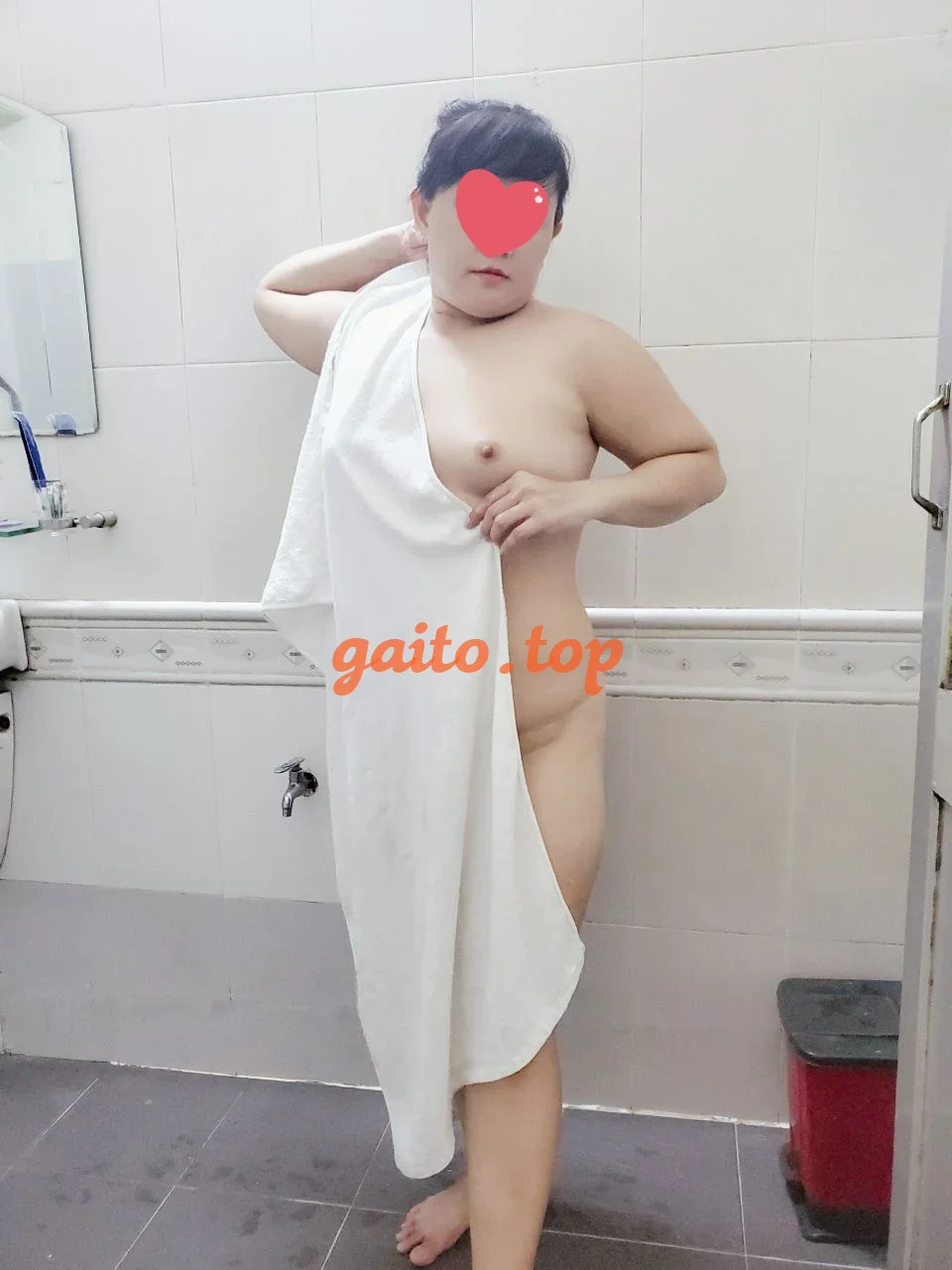 GÁI QUÊ YẾN NHI,EM GÁI NGOAN HIỀN,CHIỀU KHÁCH BÚ LIẾM MIỆT MÀ