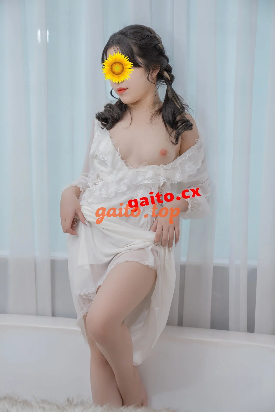NGỌC TRANG CÔ BÉ NON MỚI NGỌT NƯỚC VUI VẺ