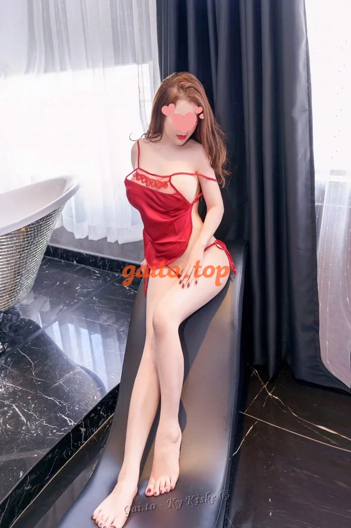 Tường Vy - Kiều Nữ Chân Dài, Mông To Nóng Bỏng