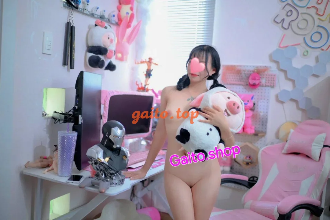 TRÀ MY-CÔ BÉ 2K2 LẦN ĐẦU ĐI LÀM, KHUÔN MẶT SIÊU BABY.