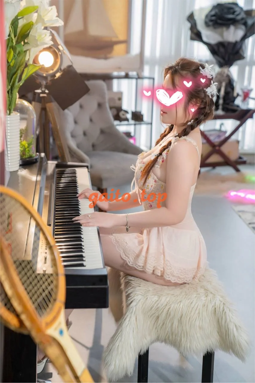 LY LY- EM GÁI MẶT XINH, VÚ TO , FULL SERVICE