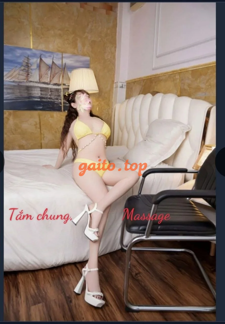 Băng Châu_ Em gái dễ thương, body gợi cảm