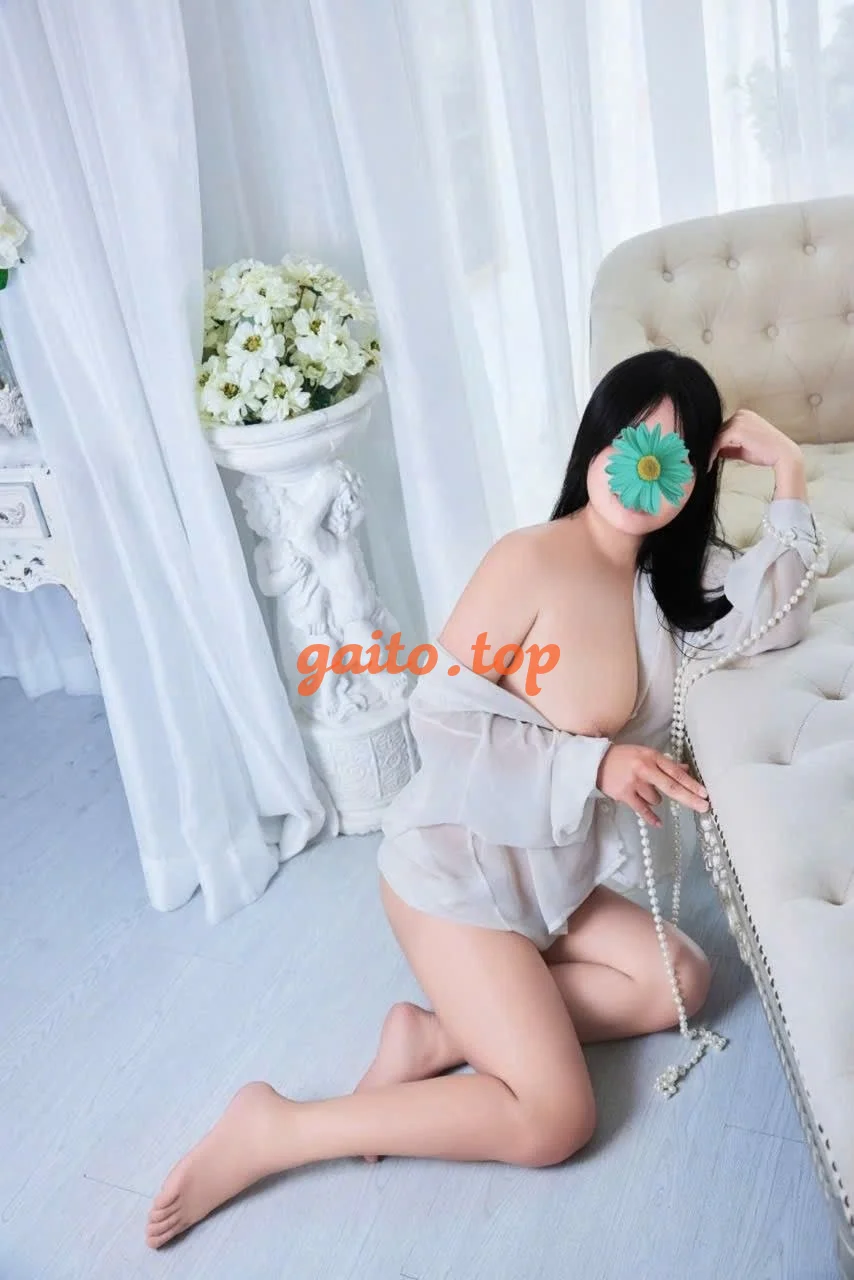Trâm Anh_ Hàng ngon gợi cảm, làm tình bao dâm