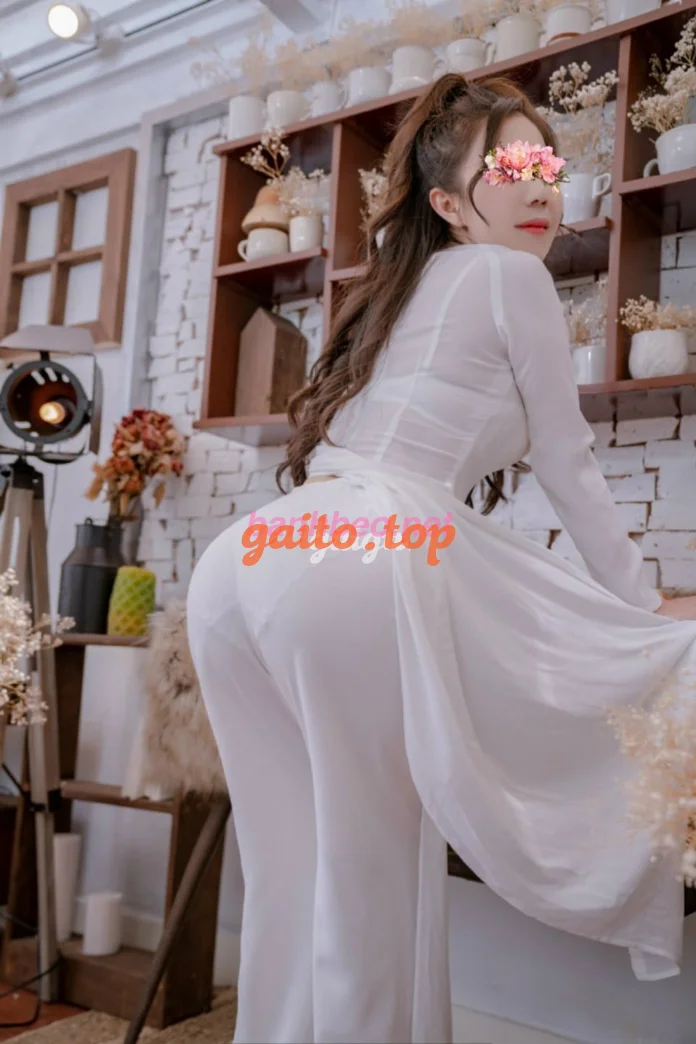 NGỌC NHI GIRL XINH MÔNG TO - DA TRẮNG GỢI TÌNH