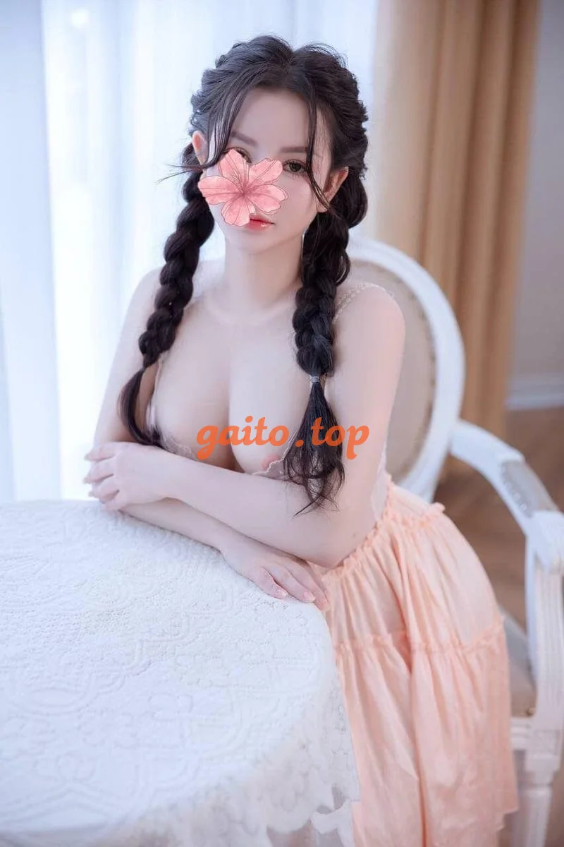 {} THỤC TRINH -VÚ SIÊU TO-CỰC DÂM - LÀM TÌNH CUỐN HÚT
