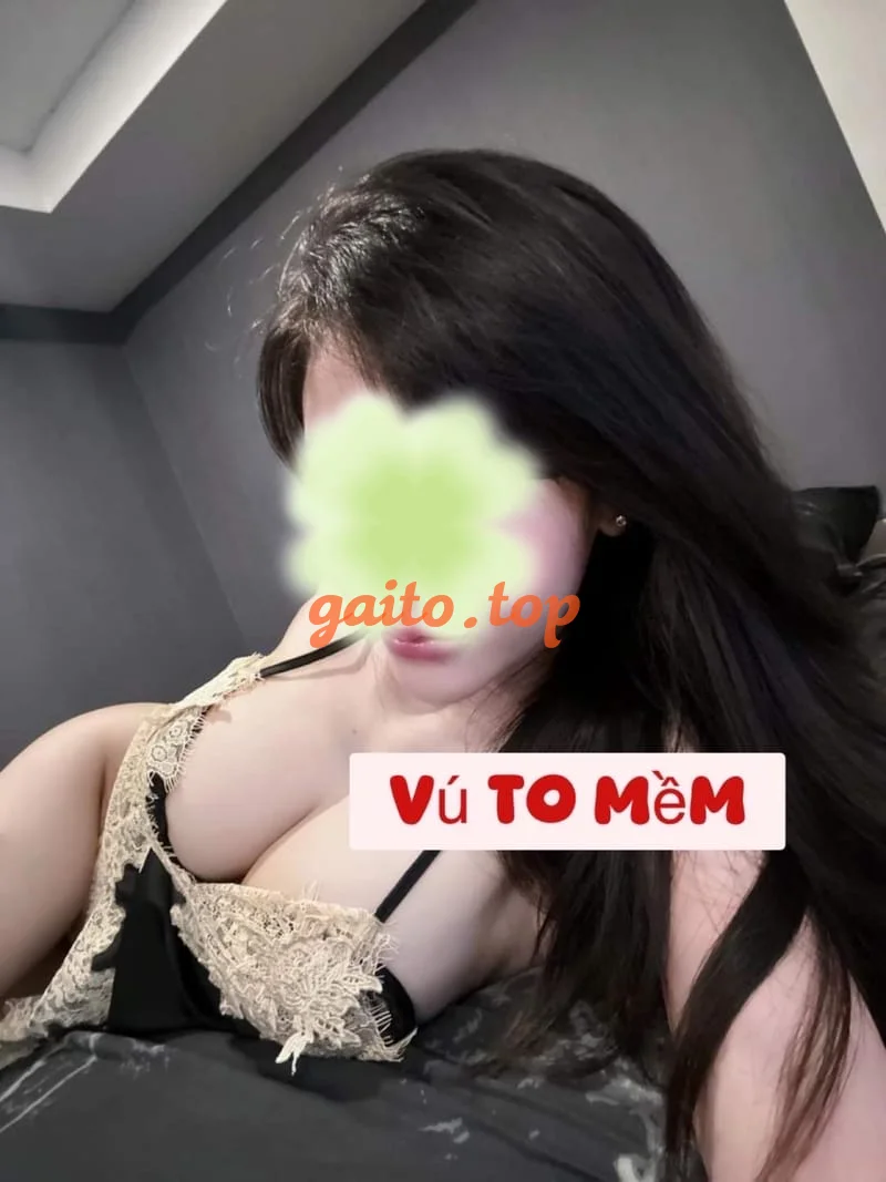NGOC TRINH - DÁNG CHUẨN MODEL