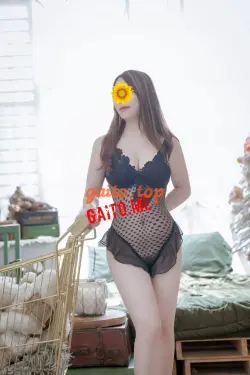 VÂN TRANG PHỤC VỤ VUI VẺ NHIỆT TÌNH MỚI VÀO LÀM