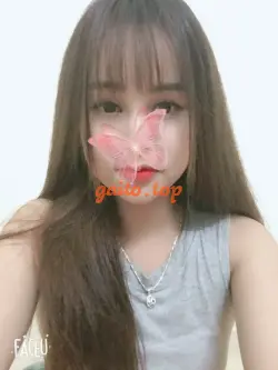 VY OANH-CÔ BÉ 1999 PHONG CÁCH NỔI LOẠN, CÁ TÍNH