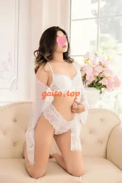 - LINH NHI - VÚ TO DA TRẮNG DÂM NGOAN LÀM TÌNH CHUYÊN NGHIỆP