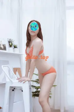 KIM KIM — CHÂN DÀI, BODY CĂNG ĐÉT NUỘT NÀ