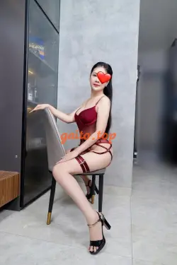 THANH TUYỀN XINH XẮN CHÂN DÀI BÚ LIẾM CU CHƠI KIỂU DÂM RẤT CHIỀU KHÁCH