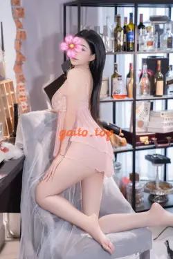 Quỳnh Anh Baby_ Mặt xinh xắn, body nóng bỏng