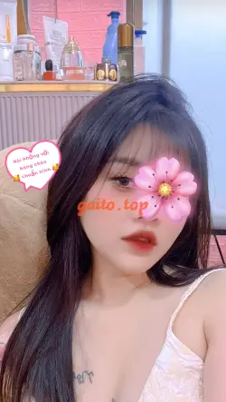 Thu Thảo 2K6 Chiều Khách , Ngoan Ngoãn