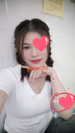 Bé Loan- em hàng nóng hổi, thơm ngon!!!